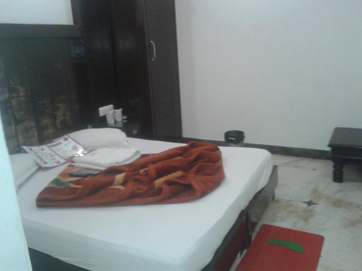 Hotel Grand Shyam- In Front Of New Delhi Railway Station-Couple Friendly Exterior photo